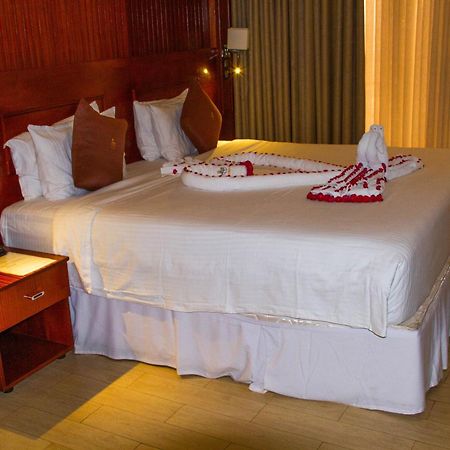 Sainte Famille Hotel Кигали Екстериор снимка