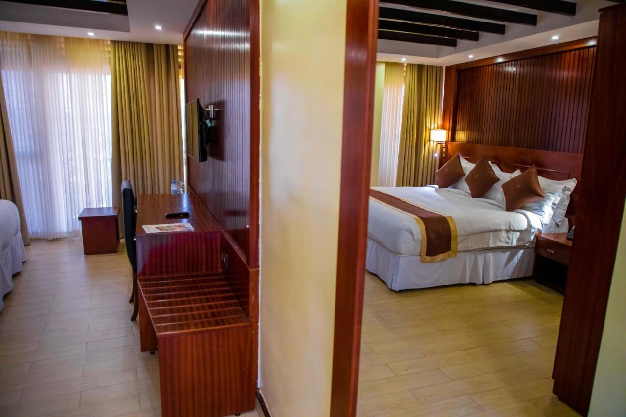 Sainte Famille Hotel Кигали Екстериор снимка