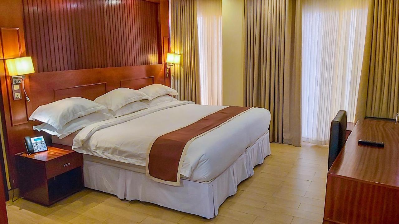 Sainte Famille Hotel Кигали Екстериор снимка
