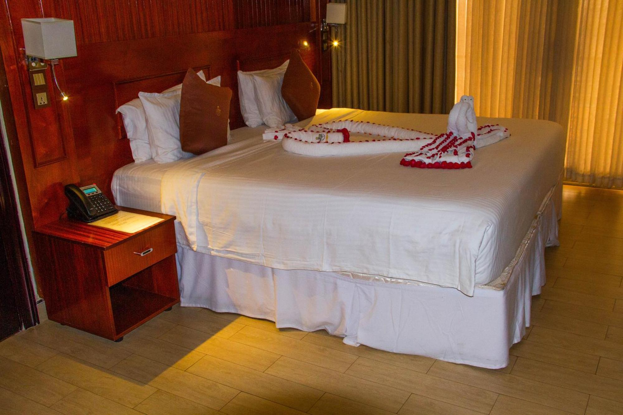 Sainte Famille Hotel Кигали Екстериор снимка