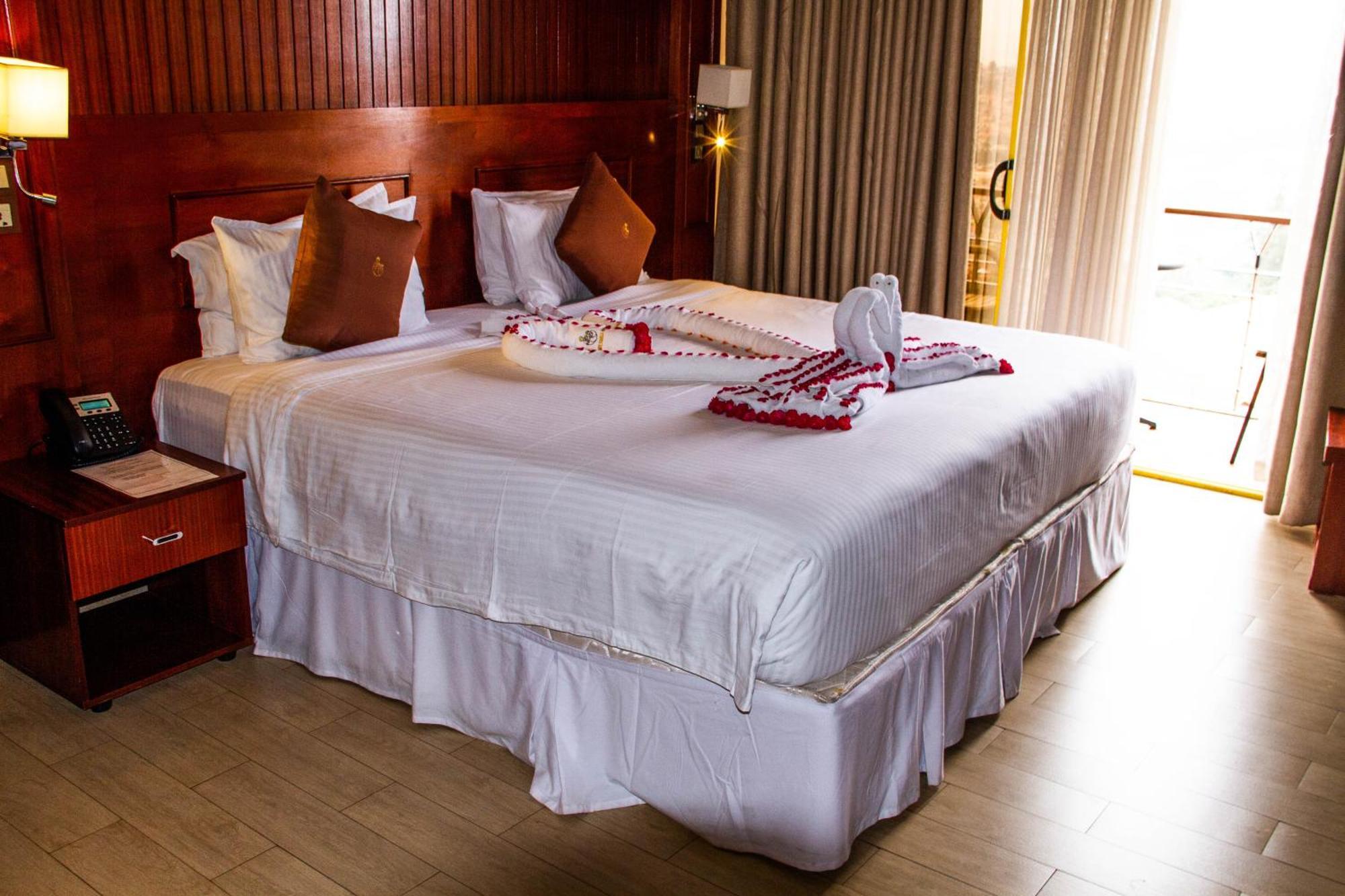 Sainte Famille Hotel Кигали Екстериор снимка