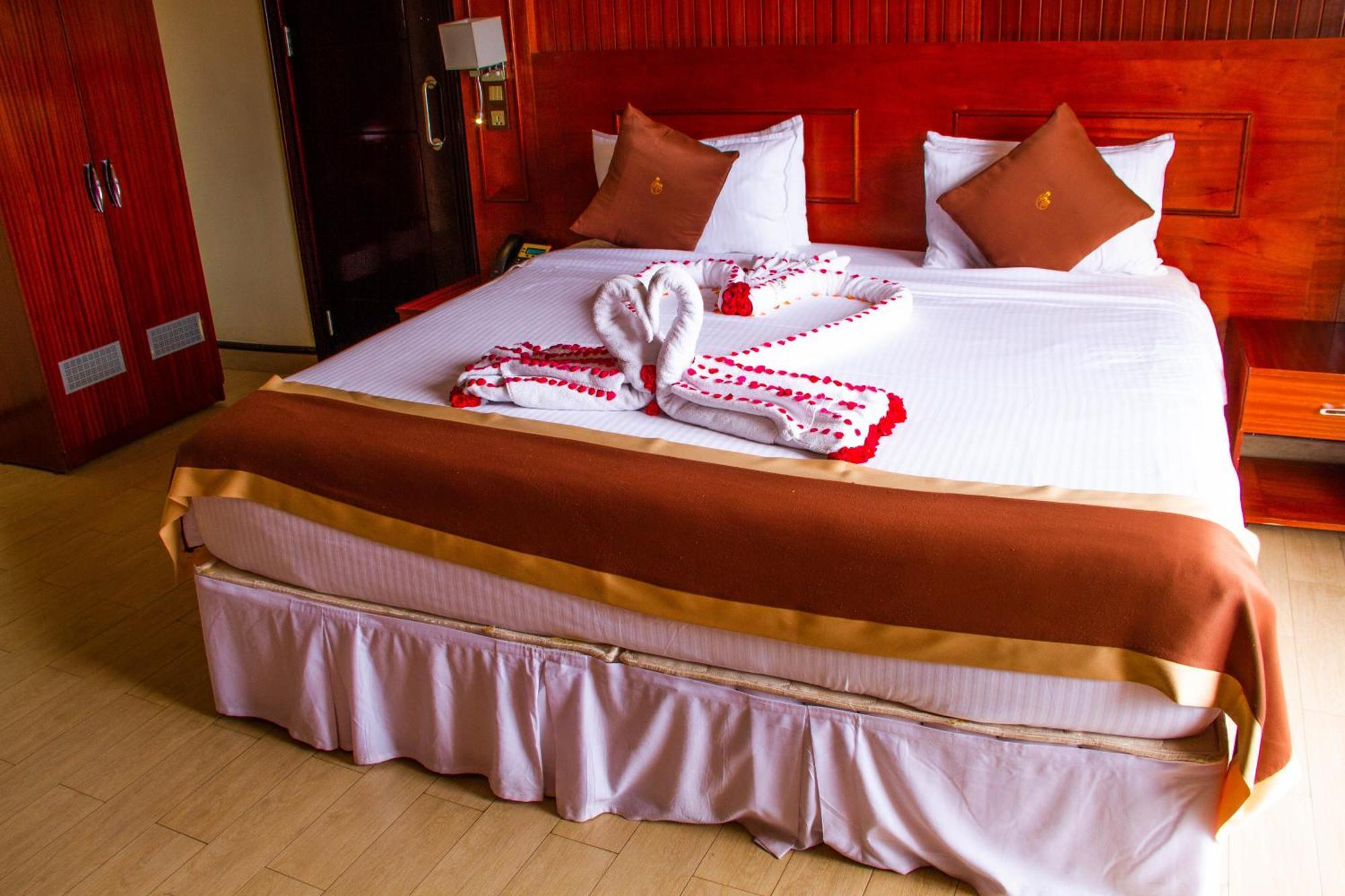 Sainte Famille Hotel Кигали Екстериор снимка