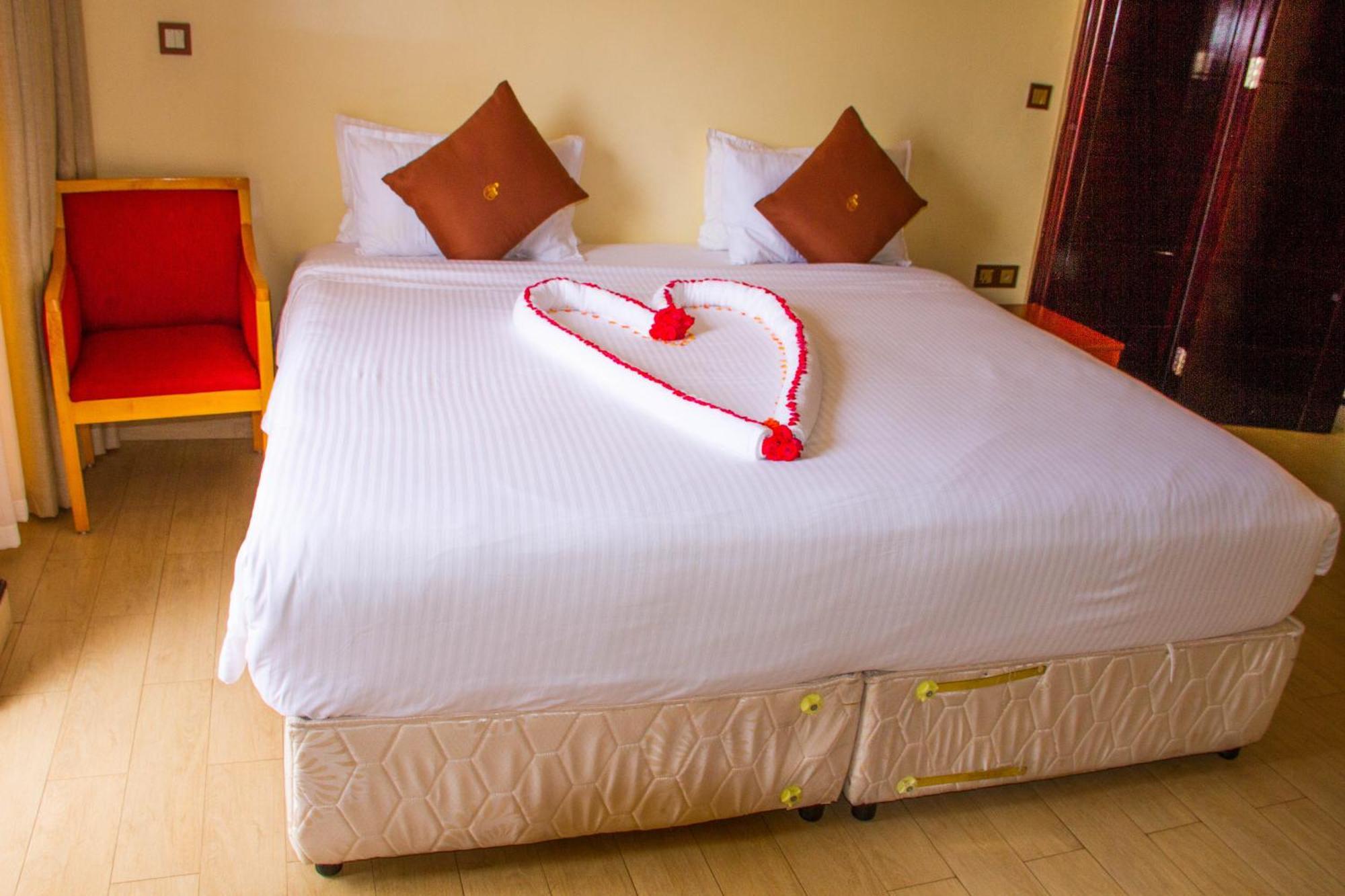 Sainte Famille Hotel Кигали Екстериор снимка