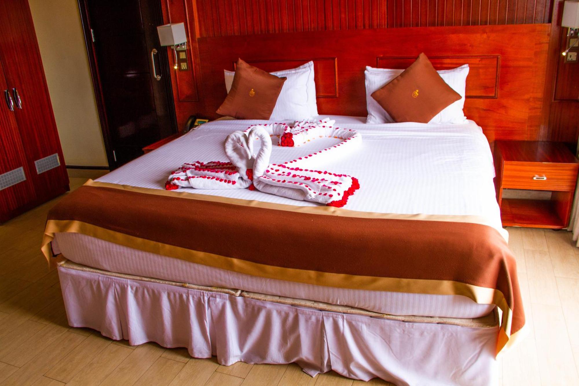 Sainte Famille Hotel Кигали Екстериор снимка