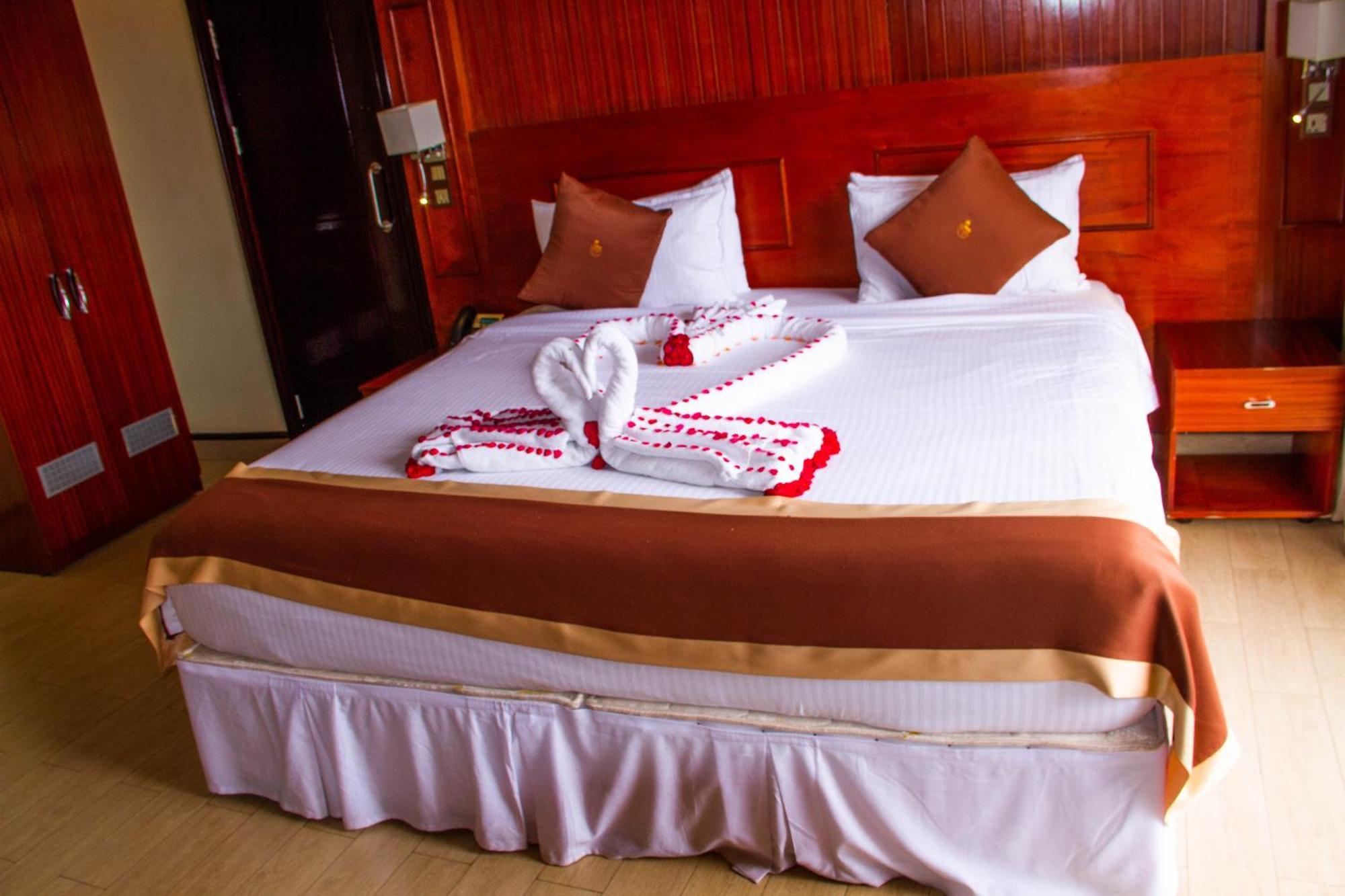 Sainte Famille Hotel Кигали Екстериор снимка