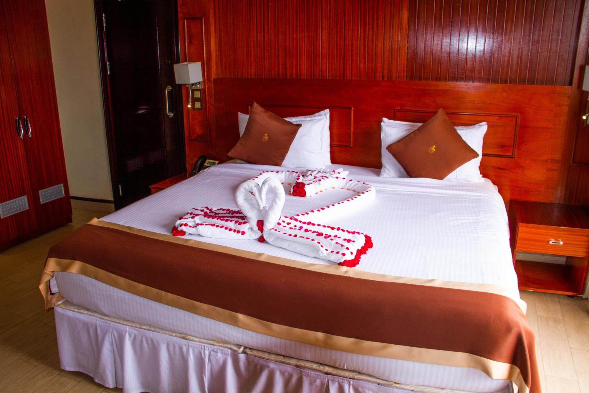 Sainte Famille Hotel Кигали Екстериор снимка
