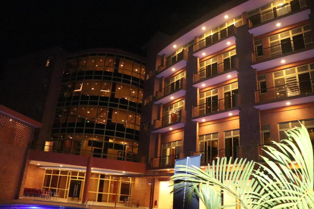 Sainte Famille Hotel Кигали Екстериор снимка