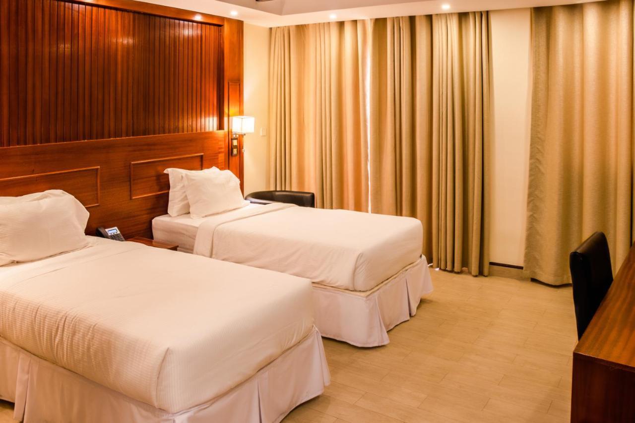 Sainte Famille Hotel Кигали Екстериор снимка